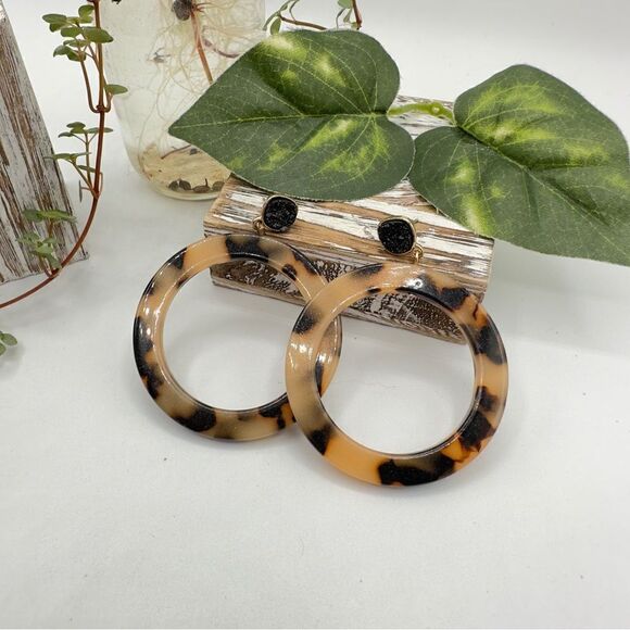 Tortoise Acrylic And Druzy Hoop Circle Earrings - Picture 1 of 7
